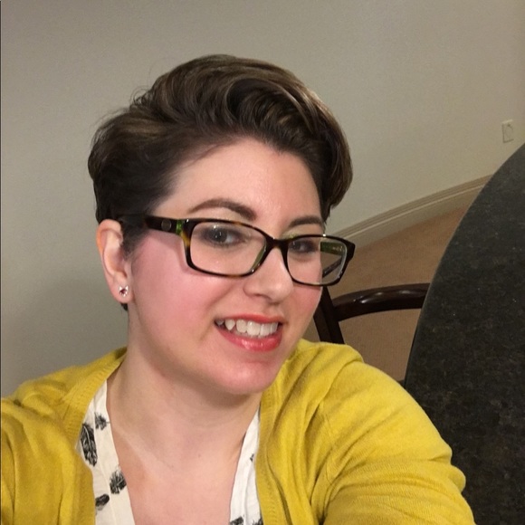 Meet your Posher, Ashley - Picture 1 of 1